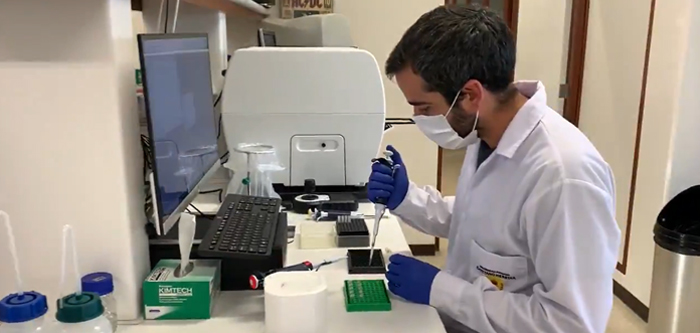 Hoy inicia ensayo final de validación clínica de prueba molecular rápida desarrollada por investigadores de la <a href="/CayetanoHeredia/">Universidad Peruana Cayetano Heredia</a> bit.ly/3clzRbA