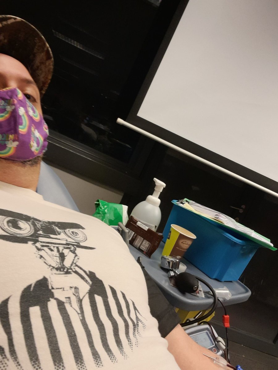 REF_JumpingJohn's tweet image. Obligatory photo in the chair.