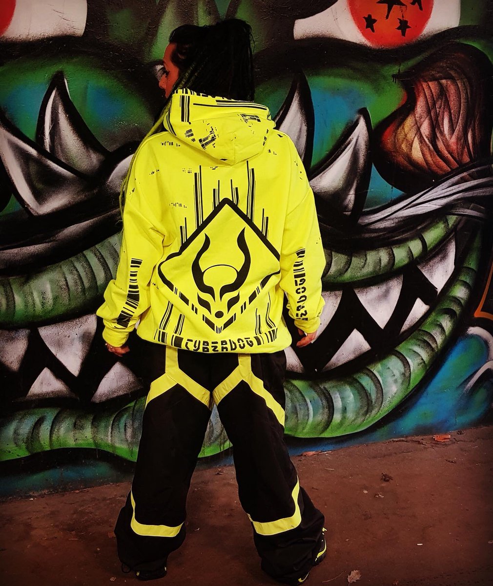 TerminatrixBorg's tweet image. YLLOW ALERT !! scan this , to break the code !!
Check out the code collection by  @cyberdoguk Cyberdog (link to shop in bio ) 
💛🖤👽💛🖤👽💛🖤👽
.
.
For 10% off you discount code : TERMINATRIX  
.
.
.
cyberdog.net/collections/co…
.
.
 #cyberdogbrandamassador #cyberdoguk #cyberpunk