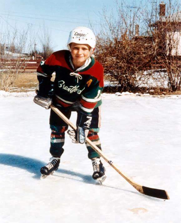 Tidig specialisering eller inte? Säsongen 71/72 när Wayne Gretzky var 10-11 år spelade han i Brantford Nadrofsky Steelers, med och mot äldre spelare. 85 matcher, 378 mål, 139 assists, totalt 517 poäng. Helt utomjordiskt!
