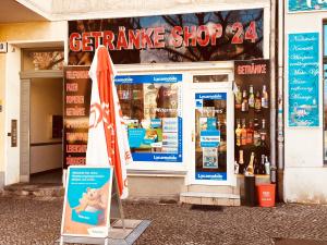 paketshops's tweet photo. Hermes PaketShop in Berlin https://t.co/64h0J2b4h7