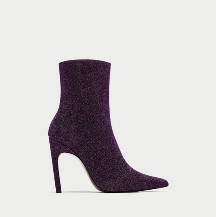 betterbargainN's tweet image. Ankle Boots
Brand: 💜 TARA TRAFALUC💜
Size: EU 37
UK 4
US 6
Colour: Purple
Prize: N7,000
Heel Height: 4 inches
Excellent Used Condition💯
#thriftboots #highthighboots #thriftedshoes #thriftshoes #slay #shop #thriftstorefinds #thighboots #zara