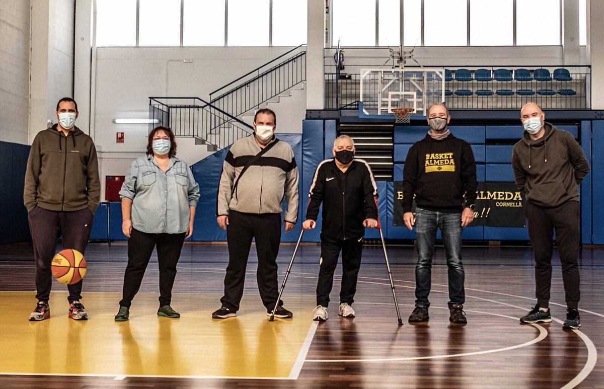 I que seria del Club sense ells?🤷🏻‍♂️
Hem agraït la feina, en una temporada difícil com aquesta, a preparadors físics, fisio, entrenadors/es... però la gran tasca que fan els membres de la junta directiva no és per menys!🙌🏻
Els que sortiu a la foto i els que no, sou tots genials!🤪