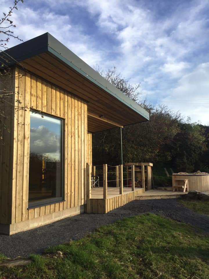 HerdwickGP's tweet photo. @HerdyCottages Love this picture from the outside. https://t.co/5MVNLD8oB4