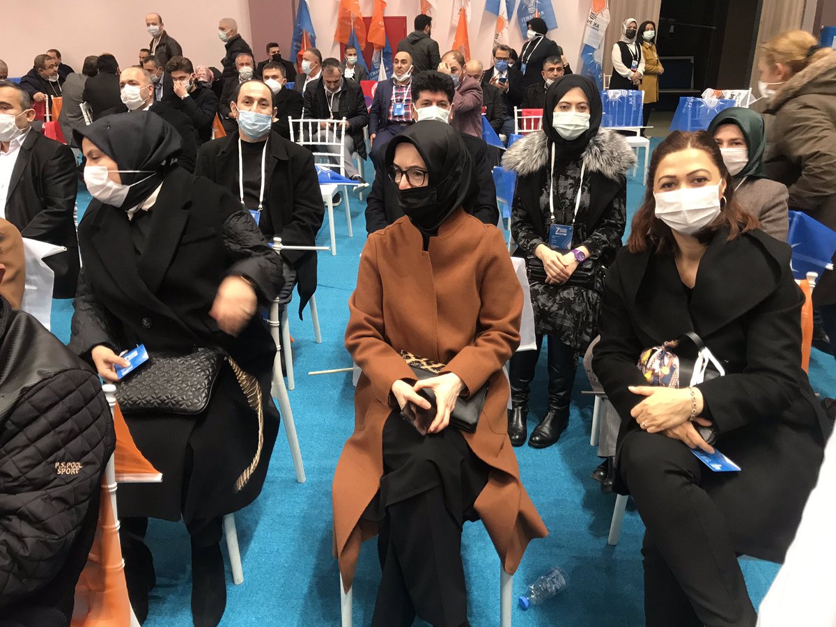 Akparti bağcılar ilçe başkanı seçilen rüstem tüysüz başkanı hoşgeldiniz der ismet öztürk başkana yapmış olduğu emeklerindrn dolayı teşekkür ederim