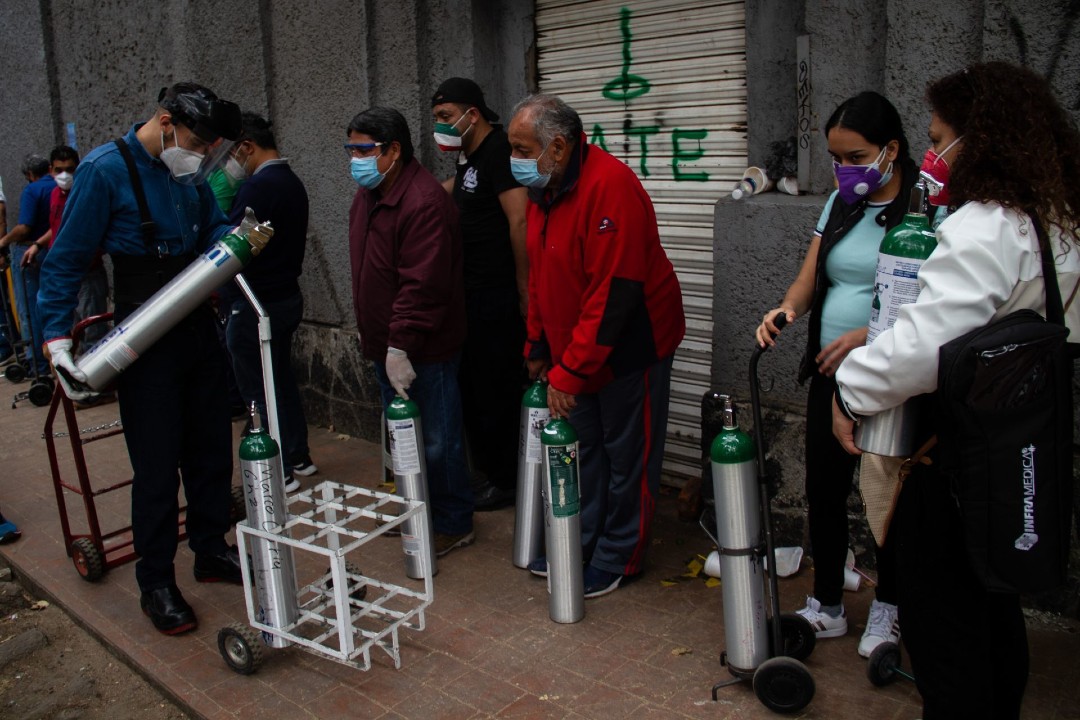 nmasforo's tweet photo. Venden hasta en 20 mil pesos tanques de oxígeno, pero con helio en CDMX 
https://t.co/Rmai8BP828 https://t.co/ZCOxTIdA1f