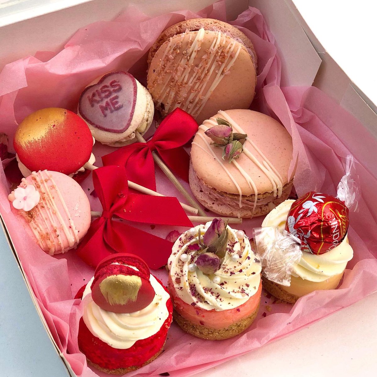 Valentine Boxes for Delivery to #greenwich &amp; local areas, this Valentine’s Day ! For more details check our Instagram  instagram.com/p/CKhAXIWHi-N/… 🌹❤️🌹#valentinesday ❤️