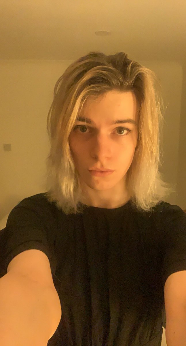 narsissyus's tweet photo. Photo of me and a photo of what I’m wearing 
#femboy https://t.co/TLEZQmGtst