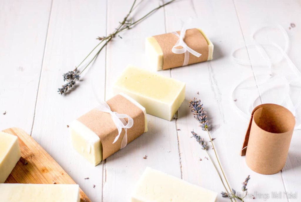 psoriasiszap's tweet photo. Making soap for the first time may be intimidating, but isn’t difficult. This quick and easy beginner soap recipe comes with fun ideas for personalizing it by adding exfoliants, essential oils, etc.

Easy beginner soap recipe 👉 https://t.co/0Yvsb0GZlH

 #soapmaking #soap https://t.co/vRGY85BBGU