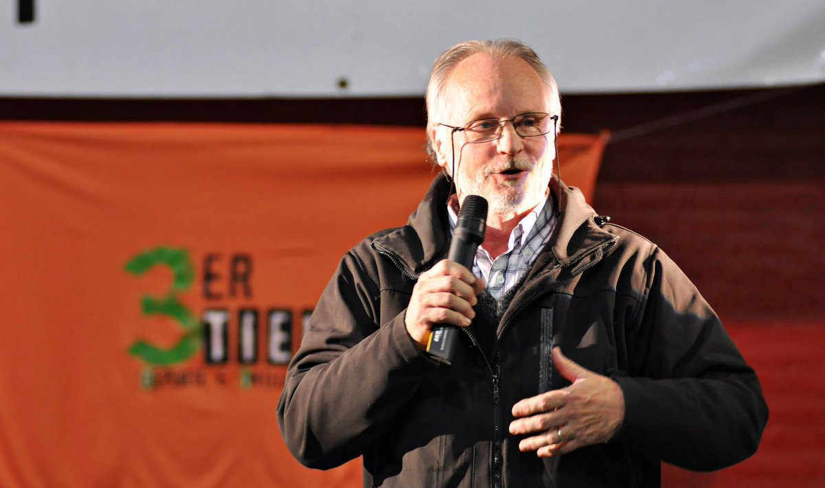Se murió Juan Carlos Fernández, exintendente de San Martín, docente de profesión. Cuando viví allí en el paraíso en 2011 hice un móvil de desde su casa para Condenados al éxito, aquel inolvidable programa de Tato Contissa.
El tipo me contó que conoció a Néstor y Cristina
sigue https://t.co/9RHisY0U9P