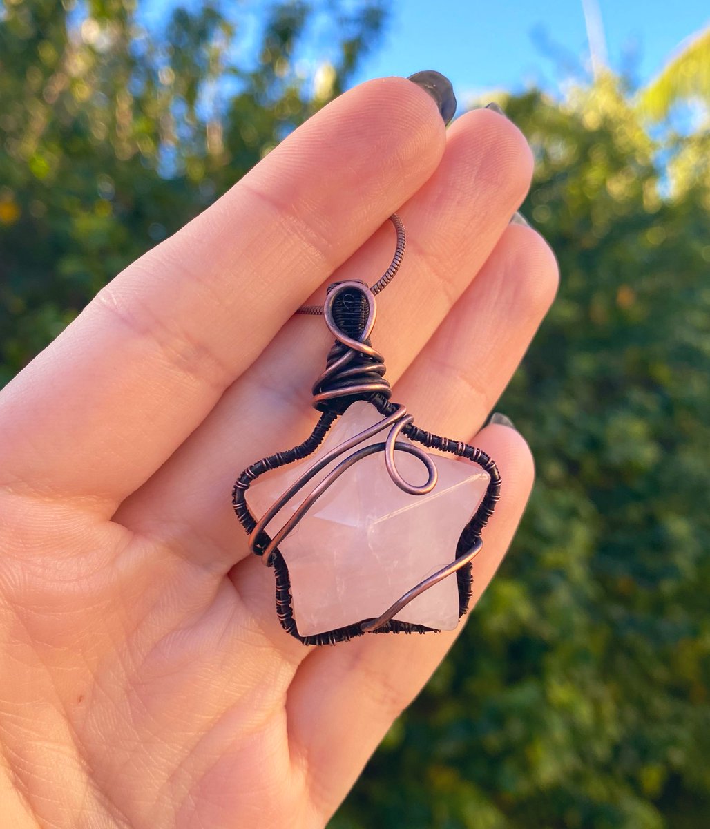 wasssupliz's tweet photo. ✨💕 GIVEAWAY 💝✨
I love you all so much 🥺

one winner will win this rose quartz star pendy + flora the fox squishmallow 💘🤩

to enter:
💗 retweet this tweet
💗 follow me
extra entries (optional):
💗 tag one friend
💗 follow my ig @/loveflutterbygems 

💞 ends Feb. 2nd 💞 https://t.co/A0Nbg34mPi