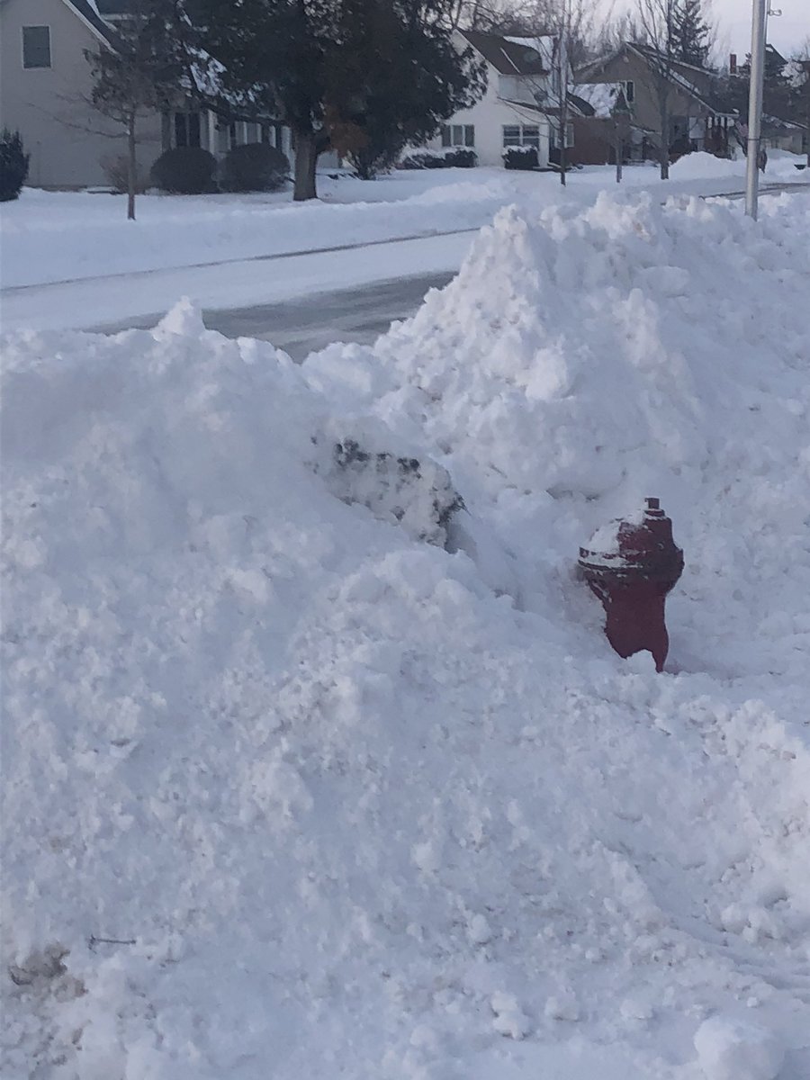 hansenag's tweet photo. Please take time to clear around your fire hydrants. Big thanks to the members that pitched in tonight to get Baxter’s Hydrants cleared. @adam_singletary @DammanDwight @weltha70 https://t.co/6pV9s0qMsg