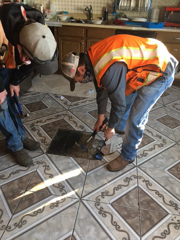 btrenchlessco's tweet photo. No only are our shop guys expert mechanics, they're also experts in home remodeling! This team worked with the Arc of Adams County to help a local family in need of some home repairs.
#GivingTuesday #ColoradoConstruction #BuildingInfrastructureForABetterLife #BTrenchless https://t.co/ivPhuZv0Iq