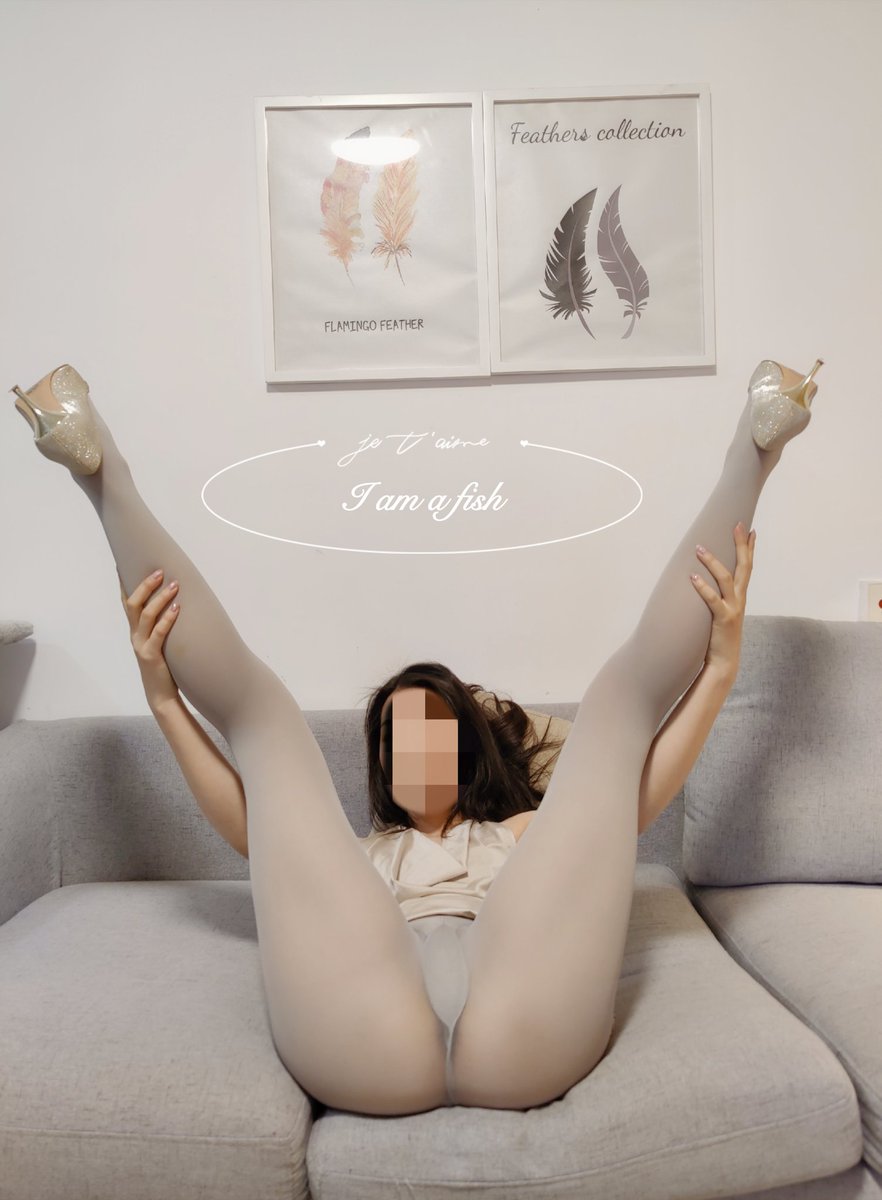 奶油灰丝，此刻尽丝滑
#丝袜 #丝袜高跟鞋 #丝袜控 #腿控 #反差婊 #反差母狗 #淫妻 #羞辱 #意淫 #骚母狗 #公交车 #淫荡 #腿 #高跟 #恋腿 #粗口 #制服 #制服诱惑 #淫荡人妻 #绿帽 #学生妹 #骚货 #贱货 #灰丝 #肉丝 #美腿 #露出 #情趣 #母畜