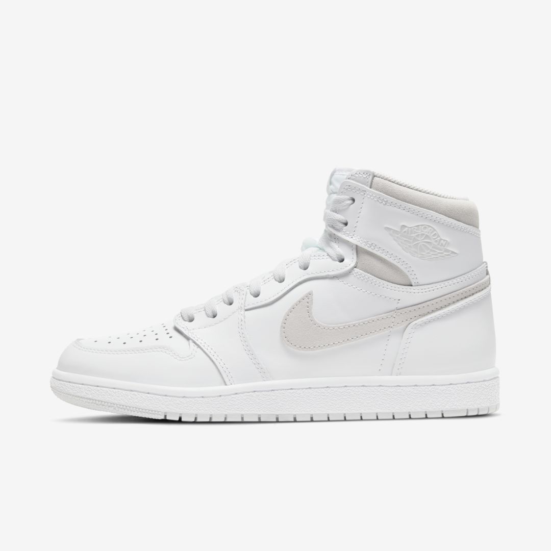 J23app's tweet photo. Official Images: Jordan 1 Retro High '85 "Neutral Grey" https://t.co/H0XV5nyRh3