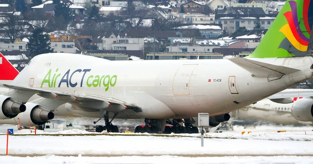 BrunoLauper's tweet image. Smooth Landing B747
ACT Airlines ZRH
23.01.2021
•
Video on YOUTUBE
by crosswind
•
#motionleap #app #tcacm #b747 #boeing744F #actairlines #smoothlanding #landing #Runway14 #fox #Fuchs #foxspotting #planespotting #planespotter #snowyairport #snow #winter #snowy #aviation