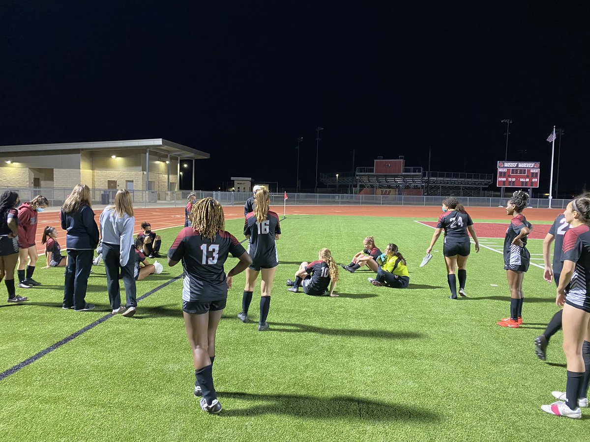 Lady Wolves take home the W! Final score 5-2 vs Manor. Scores by #17 Sarah Rogers (2), #13 Leiny Dk-Ngakoue,  #10 Alicia Warthen, and #8 Karlyn Judge. Way to go Pack! ⚽️🐺#HowlYeah #GoPack