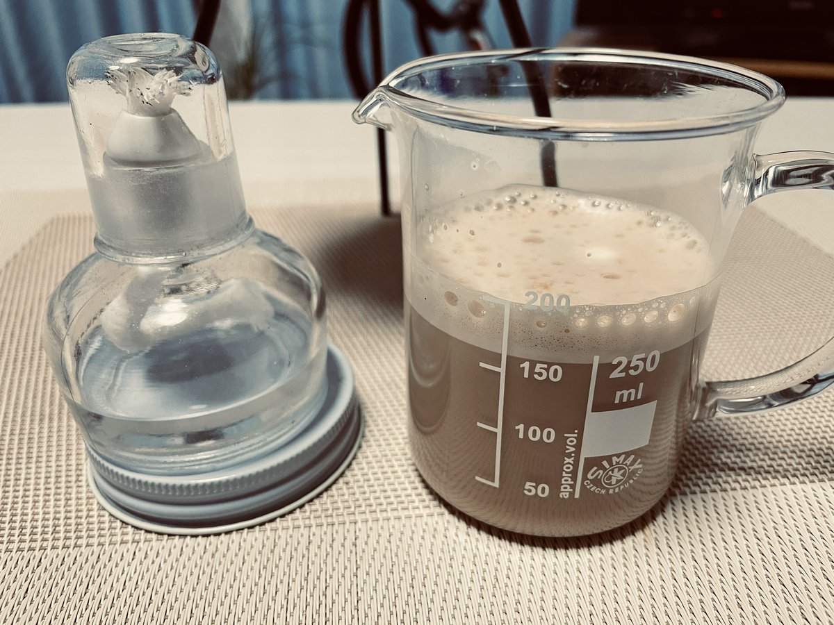 コーヒーメーカーの下の容器を割ってしまったのでどこの家庭にもあるこれで代用してみたらジャストフィット しかし どの家庭にもない Togetter