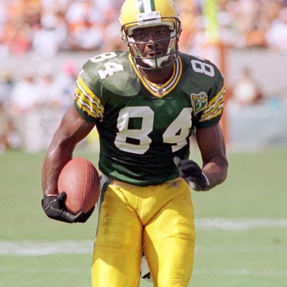 Crojust14's tweet photo. Pretty good arguments for Clay Matthews II, Sterling Sharpe, and Zach Thomas. Personally tho, it's 6x ALL PRO linebacker Randy Gradishar https://t.co/yThenehdmt
