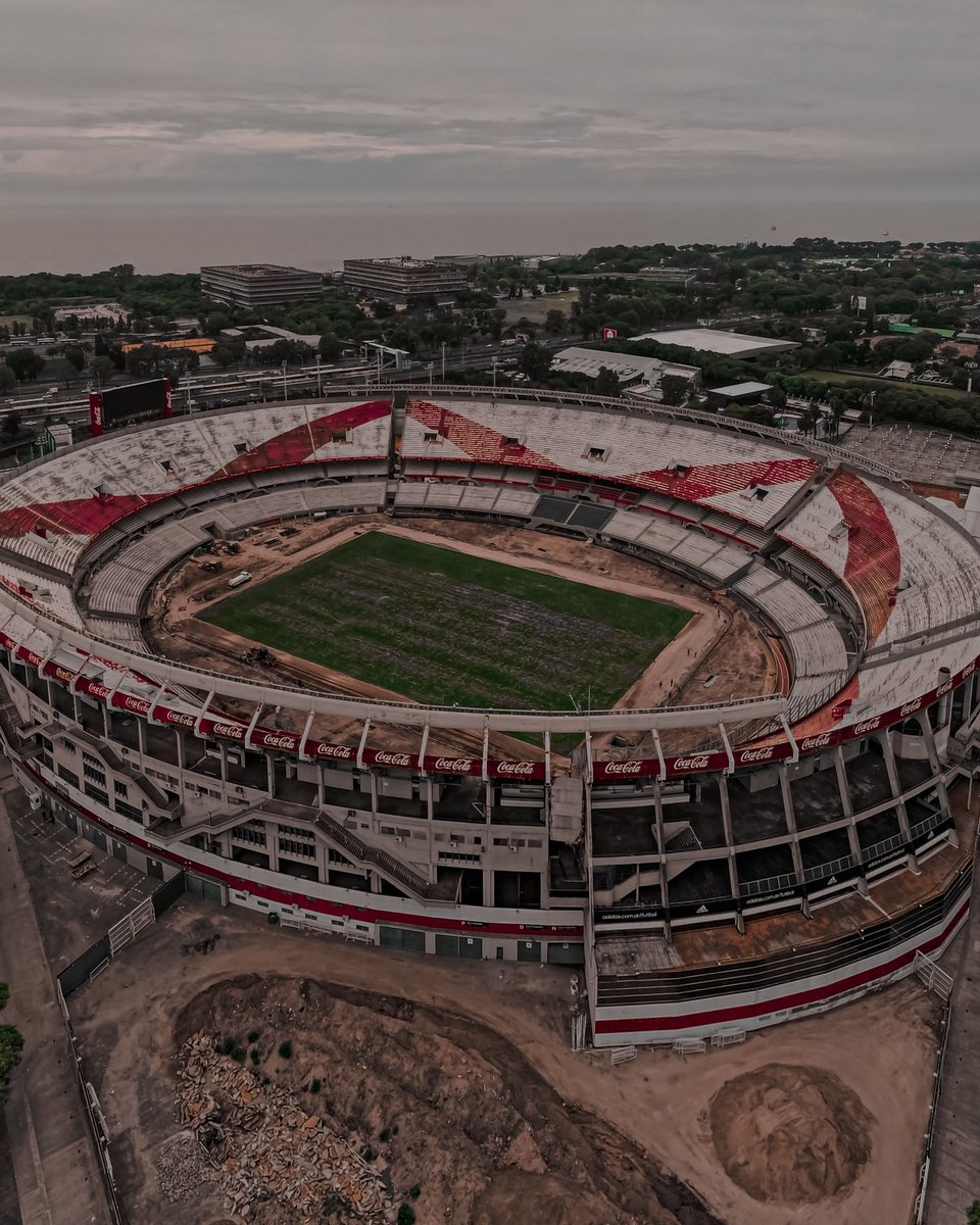 RiverLPM's tweet photo. 🏟️😍 El más hermoso, lejos.

📸 @adricampanelli

👉 https://t.co/c5XejfxSXF https://t.co/bGpF6nMAUq