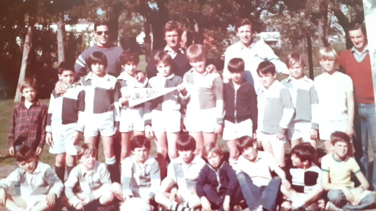 iprsportingclub's tweet photo. ⚫⚪ Un #SportingRetro 🏉 con mucha historia: la 68-69 entrenada por Martín Kennedy y Mingo Fuscaldo junto a sus colaboradores Pedroza y García Mata. ¿Te animás a comentar qué jugadores están en la foto? https://t.co/EaxUhwK71b