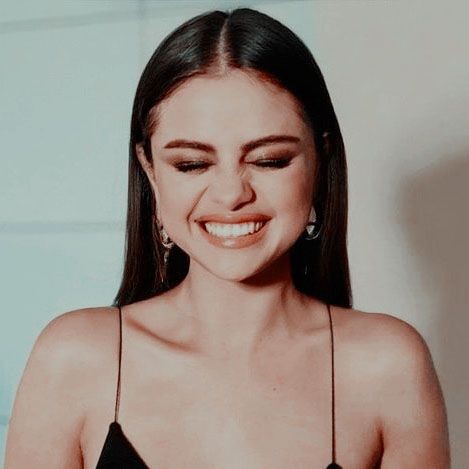 mrldlcrmnrldr's tweet photo. 𝗦𝗘 𝗕𝗨𝗦𝗖𝗔 ⨾ 

• ᝰ nombre a elección. 
                    ↷ fotógrafa.

* ۪۰۫ trama a planear con @envronmntalsbxy

◤ fc sugerido : Selena Gómez. ◢

                  ⦅ rt ⦆ https://t.co/T5XXAtDpSX