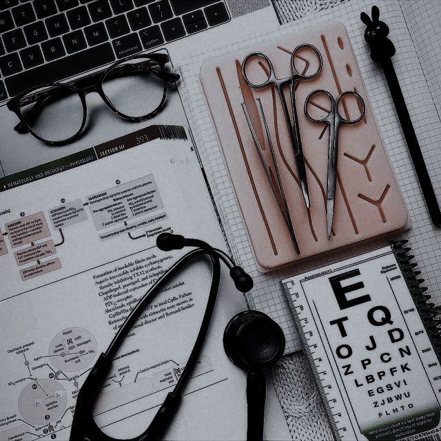 mrldlcrmnrldr's tweet photo. 𝗦𝗘 𝗕𝗨𝗦𝗖𝗔 ⨾ 

• ᝰ nombre a elección. 
                    ↷ estudiante de medicina.

* ۪۰۫ trama a planear con @envronmntalsbxy

◤ fc sugerido : Noah Centineo. ◢

                  ⦅ rt ⦆ https://t.co/QcDYszUTBD