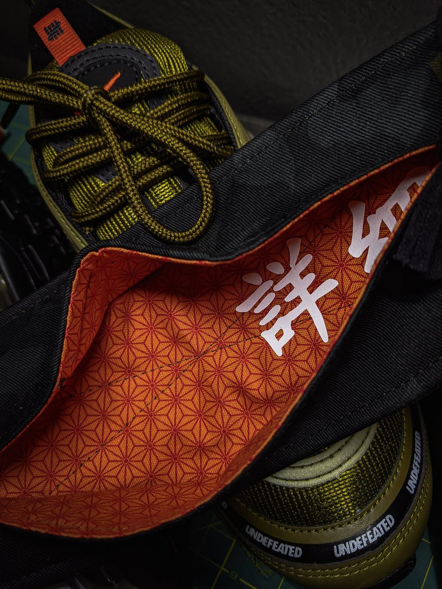 chrisdav1d's tweet photo. #Mailcall + Custom facemask themed from these @snkr_twitr https://t.co/6OVAlTo7d5