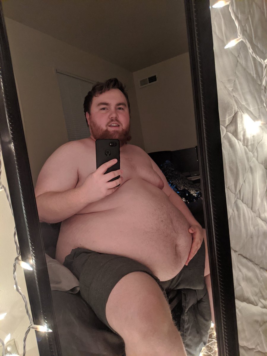 SyrBumble's tweet photo. I'm kinda a big boy 🐷
#gainer #grommr https://t.co/q335zBDYnr