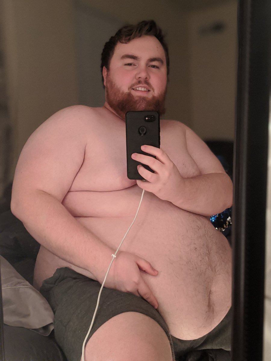 SyrBumble's tweet photo. I'm kinda a big boy 🐷
#gainer #grommr https://t.co/q335zBDYnr