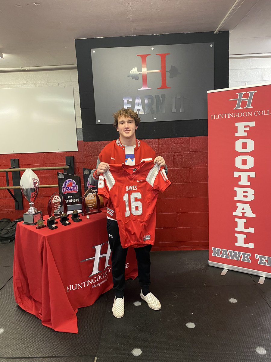 PateSmith16's tweet photo. Had a great visit @HawksFootball @elipowell10 Good program with even better people https://t.co/EqifNmEsWo
