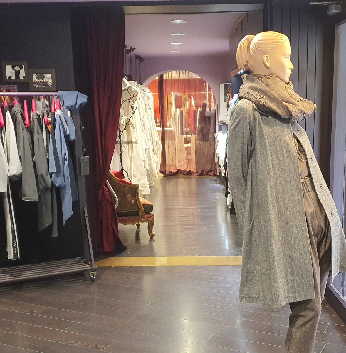 celiavela's tweet photo. Miércoles, jueves y viernes, tres últimos días de nuestras #rebajas de #invierno
En febrero cerraremos por vacaciones. https://t.co/sEUBVG7Hkd
