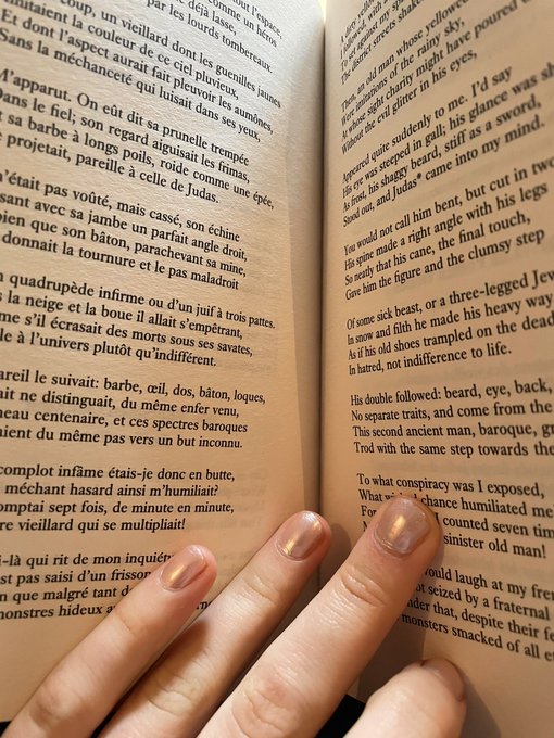 I&rsquo;m your bookish girlfriend who just wants to get naked and read all day. https://t.co/xPnlgO1XmG