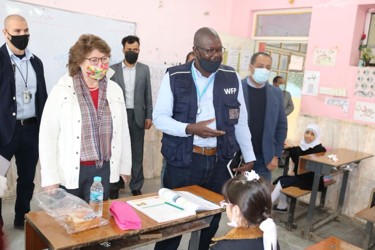 MercyHands's tweet image. As the National project for School feeding is starting again in partnership with @WFP_Iraq the UN Resident Coordinator had a Visit today to Kayladan School in Basra and met with the benefitting students.

#schoolfeedingprogram #student #food #nationalschool #un  #support