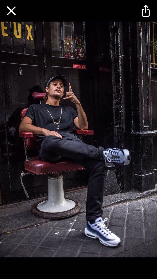 special_nekfeu's tweet photo. Et vous osez respirer? https://t.co/vvpZdfHTMQ