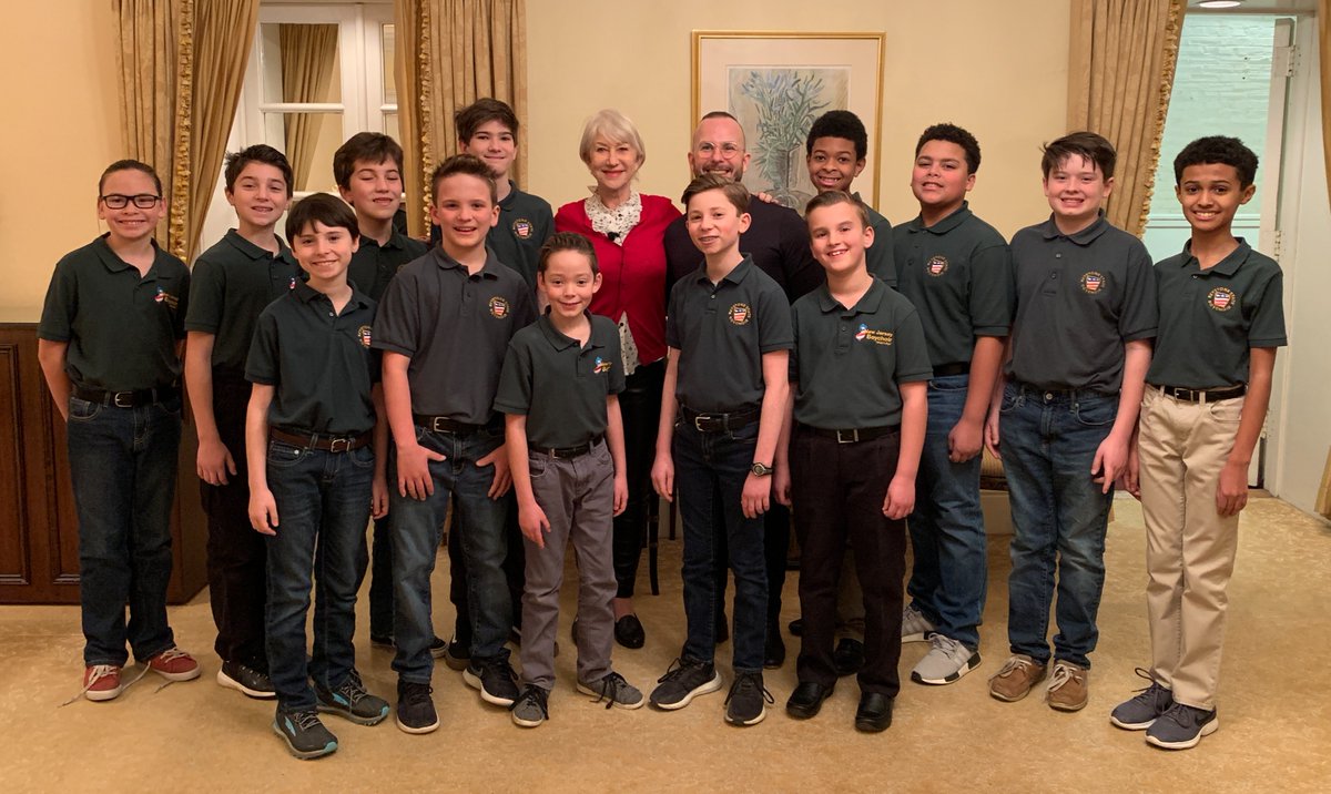CY_Choirs's tweet photo. Throwing it back to our 2017 Academy Ball performance at @AcademyMusicPHL with @philorch Conductor Yannick @nezetseguin and Dame Helen Mirren!!
#cyproud #choirlife #tbt #philly #musicmatters https://t.co/MNDABrmWXp