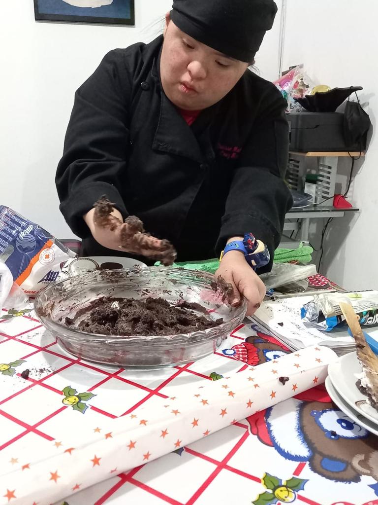 ChocolateMUCHO's tweet photo. Conoce la labor gastronómica de profesores y estudiantes del Centro de Atención Múltiple 16.
#NochedeMuseosVirtual
👇
Mié.27 ene-19:30 h-CDMX:
https://t.co/Htc9Oe3qns
https://t.co/2cF3CzPuUt

 #RecetarioComunitarioDelCacaoYChocolate
#Inclusión #DiscapacidadEnEspaciosProductivos https://t.co/mzexWVOW5m
