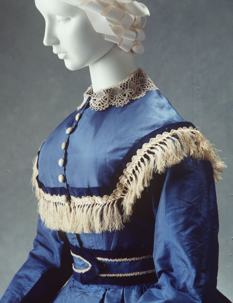 It makes sense for buttons to fluctuate and then settle in a gendered way in order to make more of a difference between men's and women's clothing. (Again, we don't know this is true, but it makes a lot more sense with this timeline.)