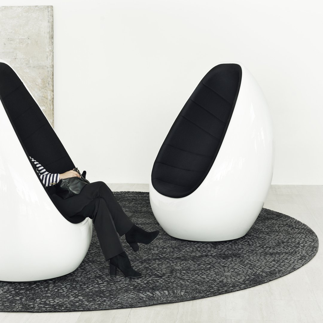 DesignPublicGrp's tweet photo. The soft forms and eye-catching colors of Karim Rashid’s Koop are an effective way to add visual interest to minimalistic and streamlined spaces https://t.co/QpKyTZg77d

Brand: Martela Designer: Karim Rashid

#martela #karimrashid #officespace #dpgdesignforall @martela_danmark https://t.co/zQ8wqwlnOz