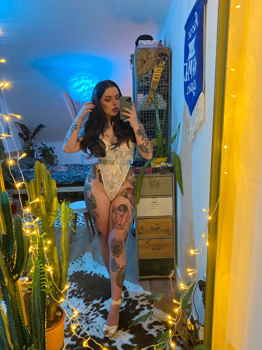 Got the ick talking to a boy because he used wink emojis too much hbu