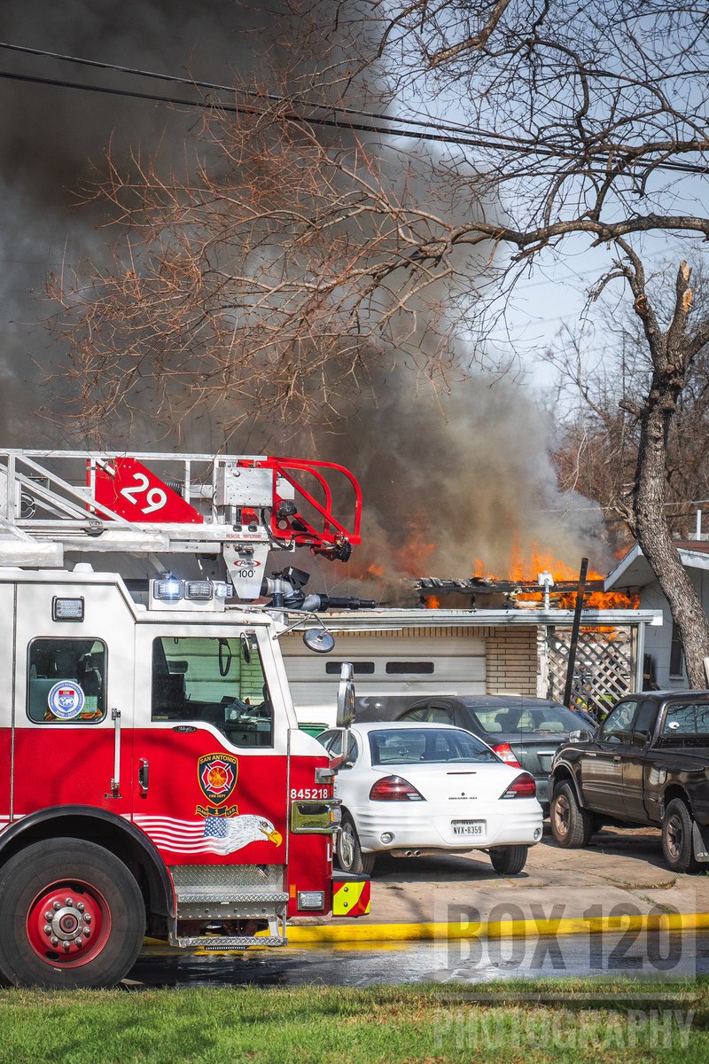Box120Fire's tweet photo. Companies of the 6th battalion stretched on a large detached garage fire at Kathy Dr &amp; Imogene. Battalion 6 filled out the box alarm assignment upon her arrival and was able to out tap the box at the 20 min time stamp. @ctfirephoto https://t.co/1nBl1f8qgE