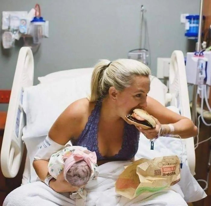 VecinoRegi0's tweet photo. A ella no se le quitaron los antojos después de "dar a luz".. https://t.co/Leh3OKmpLh