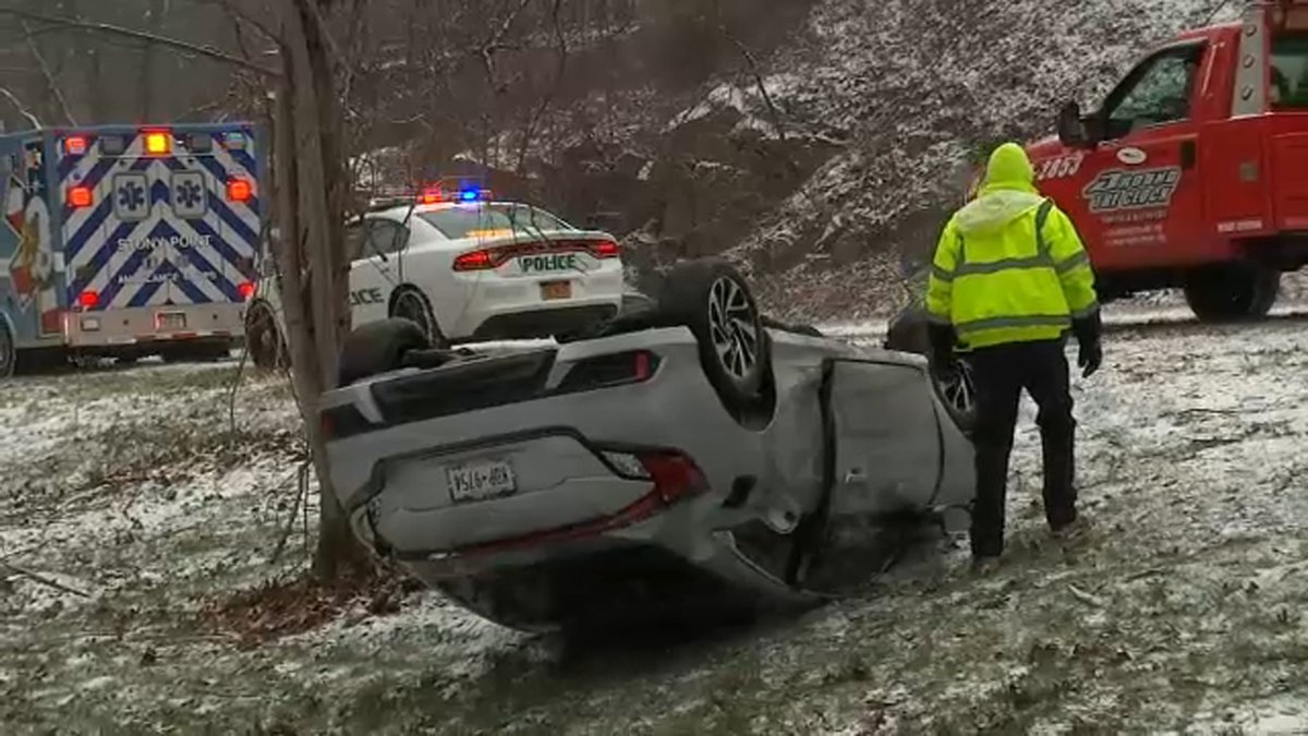 ABC7NY's tweet photo. Wintry mix in Tri-State area causes headaches on roadways https://t.co/aN4UPI3Swx https://t.co/9ydlMdGWCa