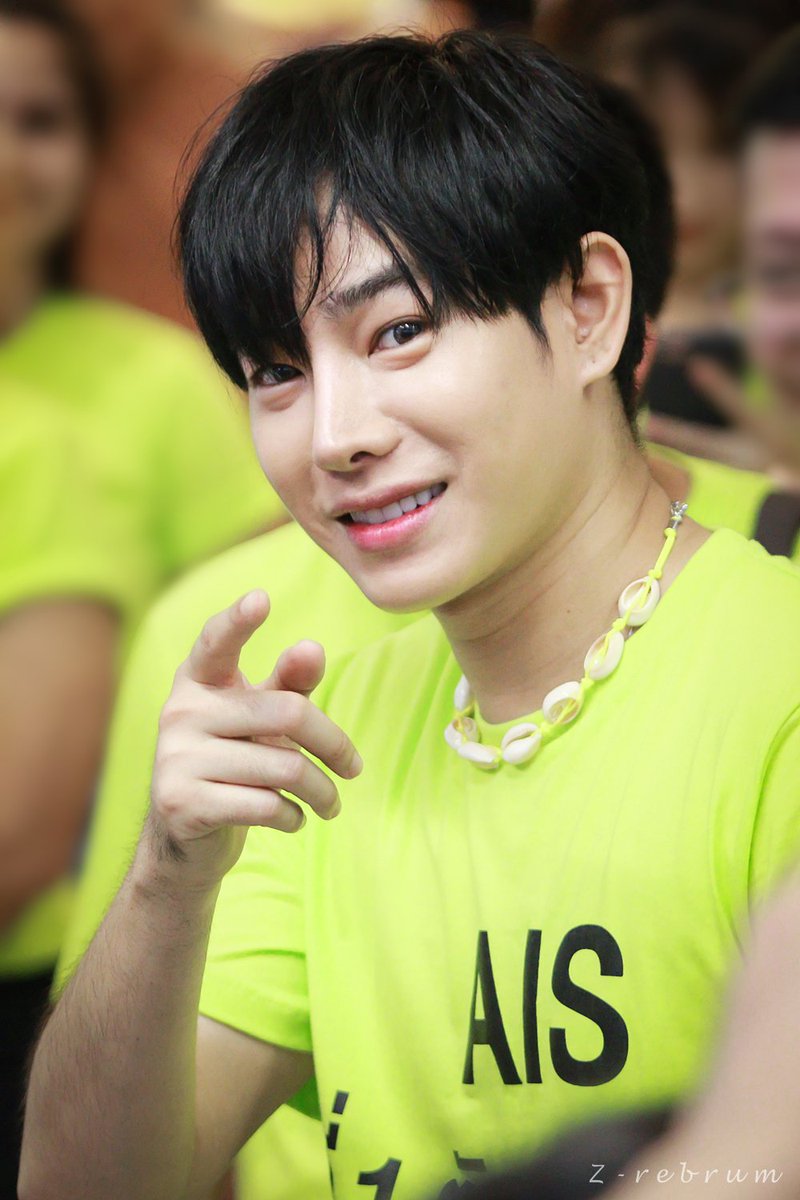 angie_ning's tweet photo. หั่นแน่? ส่องเราอยู่หรอ 😉
@peckpalit
#702สีเขียวเหนี่ยวทรัพย์
#มอร์นิ่ง702
#เป๊กผลิตโชค
#PeckPaLitchoke https://t.co/587k5JINJS