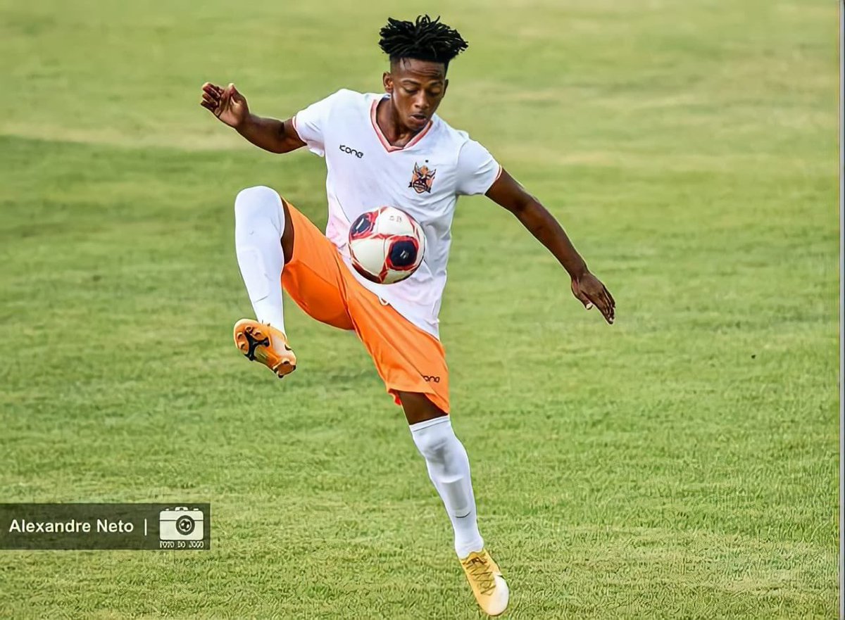 Andrxy__'s tweet photo. Deus não está preparando algo para você, ele está preparando você para receber algo que já está preparado. 🙏🏾💪🏾⚽️🍊💨 https://t.co/y3owVuRNyi