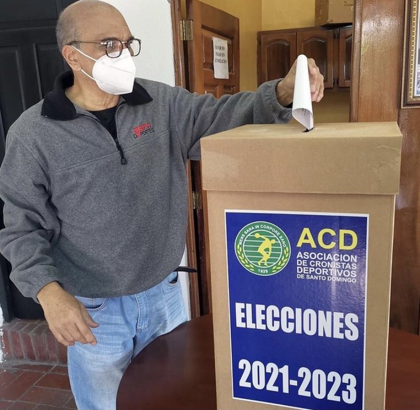 ACDPOP037's tweet photo. Felicidades para nuestro colega Jorge Torres, por su escogencia como nuevo presidente de la Asociación de Cronistas Deportivos de Santo Domingo (ACD). https://t.co/SXilUaPL3o