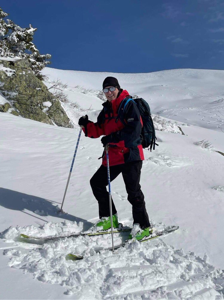 PhilippeDurr1's tweet photo. Joli spot que le Mont #fourcat 2001m aujourd’hui en #skirando au départ de #croquié Neige poudreuse et froide. Un vrai régal pour les traces. #ariege #ski #Occitanie #Pyrenees https://t.co/lziUYyGX6e