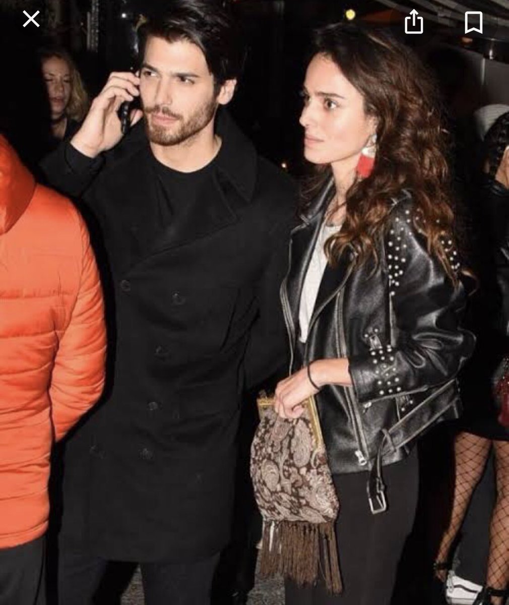 Será que não é você cabeça de ostra que só enxergou Can Divit?Será que não é vc que sempre achou que ele não existia antes de EK e que não tem vida além do personagem? Acordaaaaaa dia, vai se informar antes de cagar pelos dedos #CanYaman