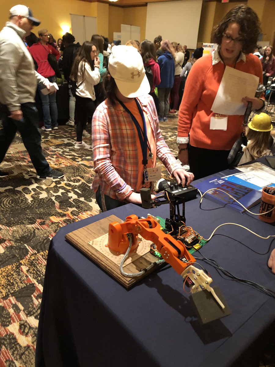 MrTheby's tweet photo. I was nominated by @chaddickemper to post a picture every day from a day in the life of an educator. I will post without explanation and nominate someone else to take the challenge. 7 days. Day 4, and I nominate @Mr_Makerspace https://t.co/kssf8sZk6N