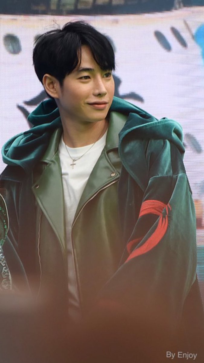 yourlomtaipeek's tweet photo. ยิ้มมุมปากข้างเดียวแบบนี้จิงโจ้เค้าเลยแหละ 🥰
@peckpalit
#702สีเขียวเหนี่ยวทรัพย์
#มอร์นิ่ง702
#เป๊กผลิตโ���ค
#PeckPaLitchoke https://t.co/2dYfgN9BJM